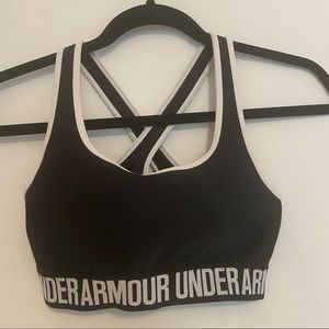 Under Armour Sports Bra Keyhole Back Compression